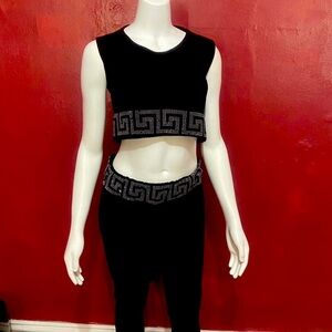 Cute set of 3 pieces top, pants and hoodie with rhinestones.